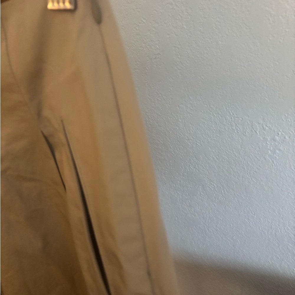Banana Republic Cream A-Line Skirt - 22.5 inches long - Picture 4 of 5